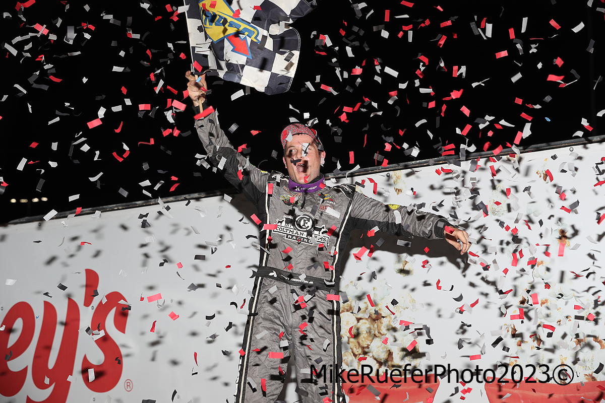 Thornton’s Last Lap Pass Nets Knoxville Preliminary Victory St. Louis